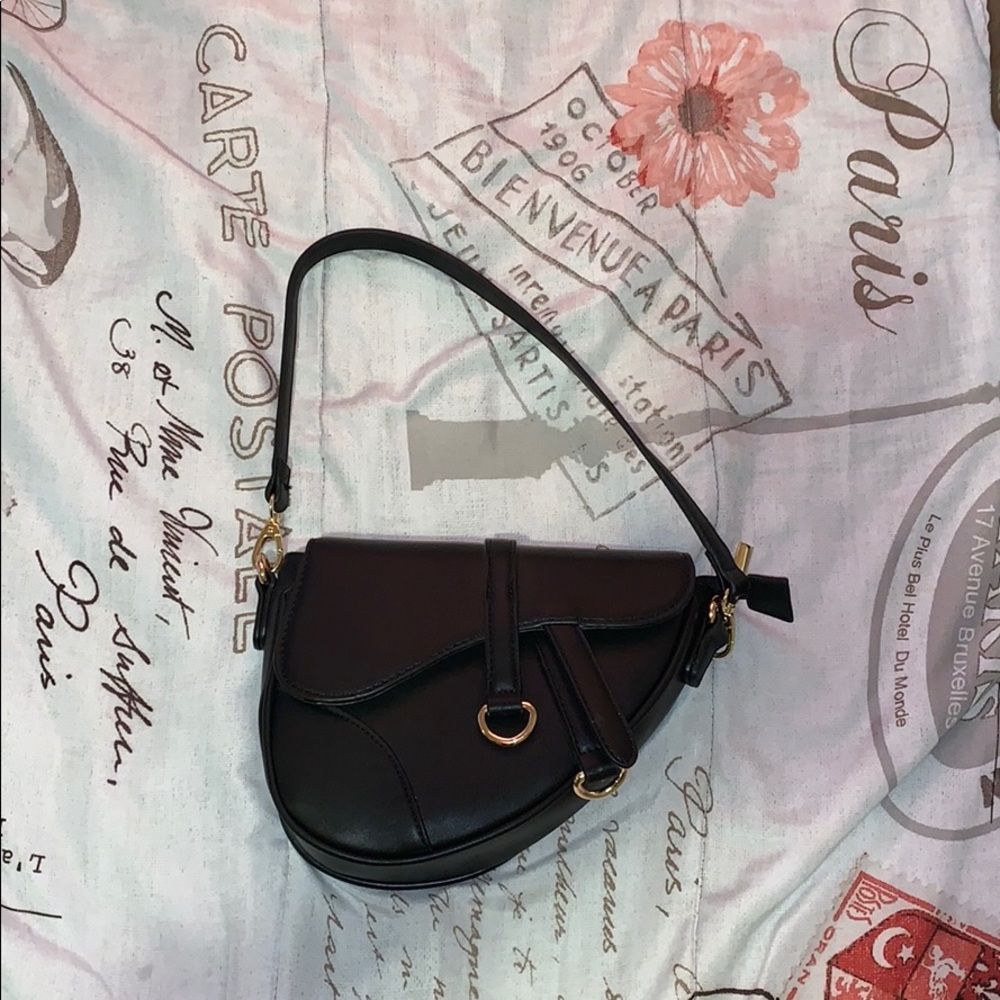 Handbag.